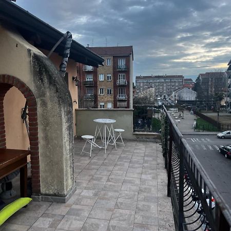 Yellow House Apartment Turin Exterior photo